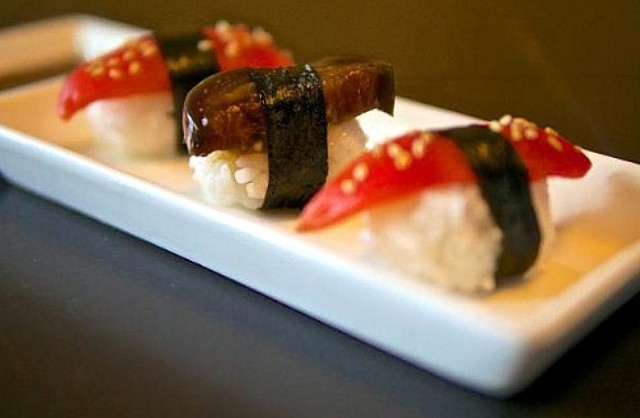 Arriva anche il sushi vegan … ma bisogna per forza clonare i piatti?!