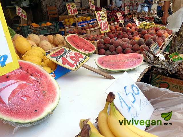 Buone notizie: il consumo di frutta e verdura supera la carne