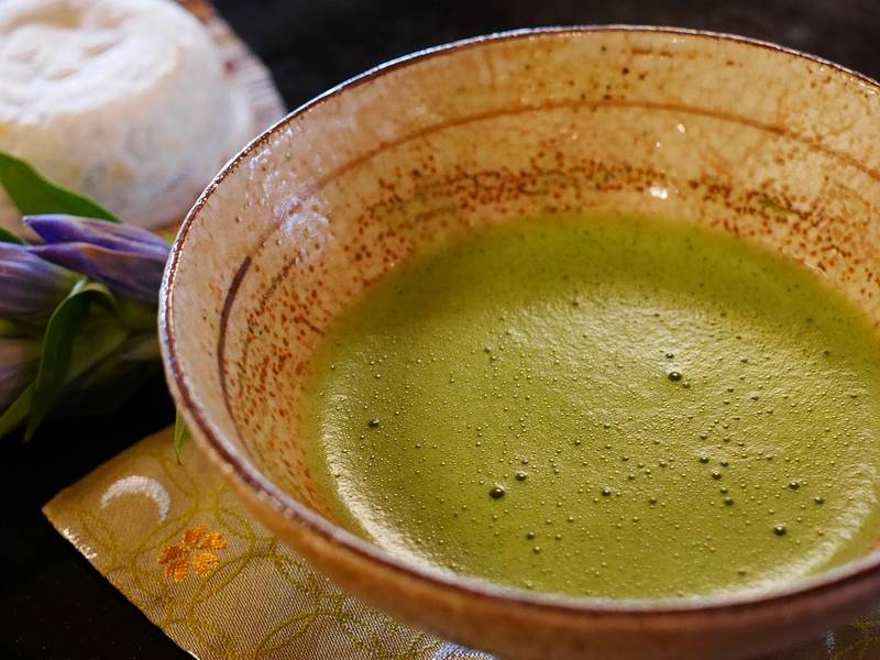 🌿 Tè Matcha e i benefici per la salute in verde!